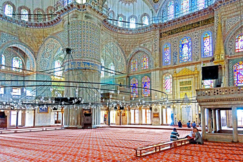 Interior Masjid Biru Sutan Ahmed Istanbul Turki