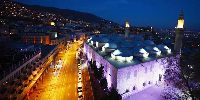 Masjid ulu camii malam hari