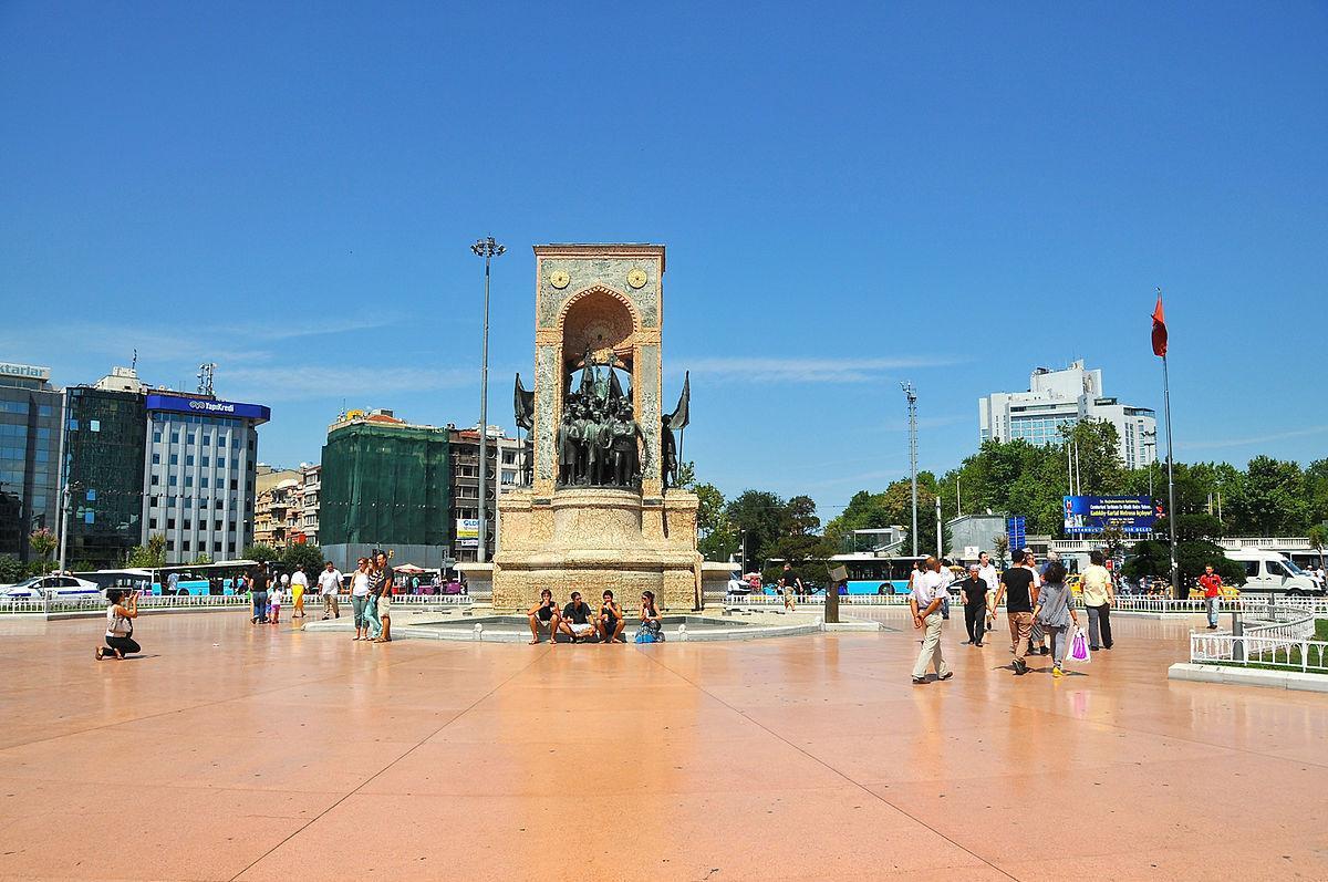 Monumen Republik Taksim