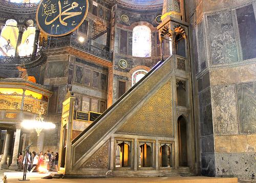 mimbar Hagia Sophia Istanbul Turki