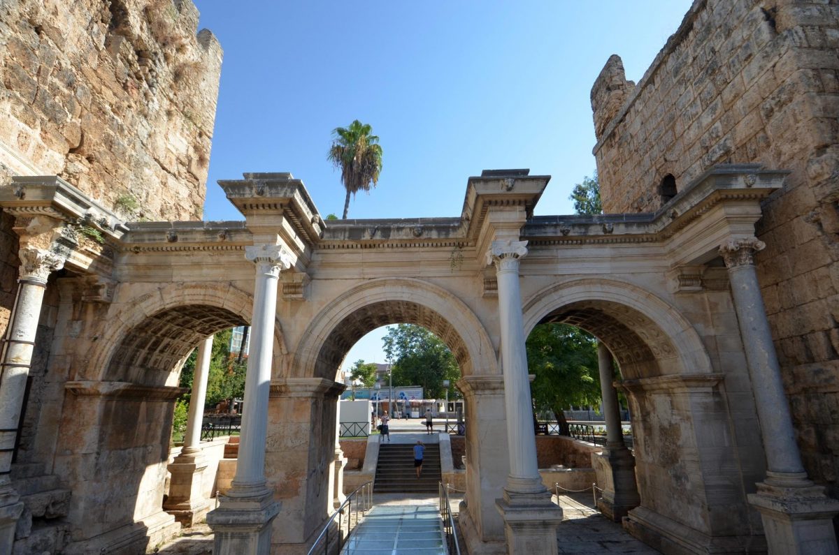 Roman Gate Hadrian Gate Antalya Turki