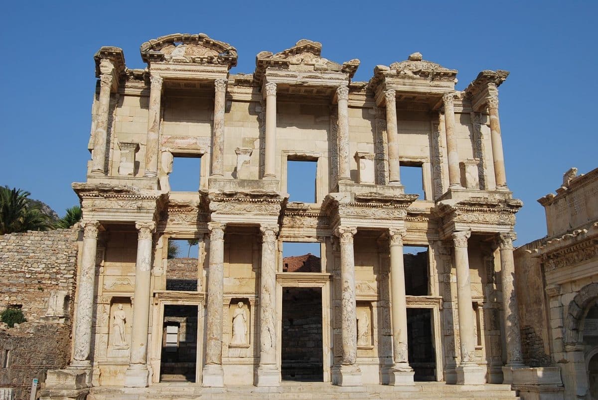 Perpustakaan Celcus, Kenangan untuk Julius Celsus Polemaeanus